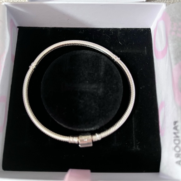 Pandora Barrel Clasp Bracelet - Picture 4 of 6